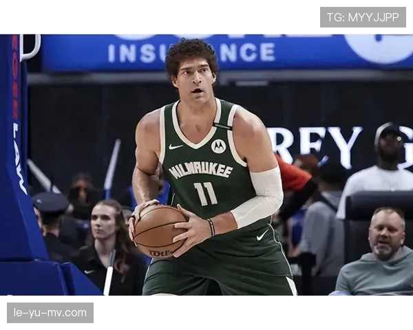 雄鹿中锋大洛佩斯表现抢眼，助力球队再夺关键胜利