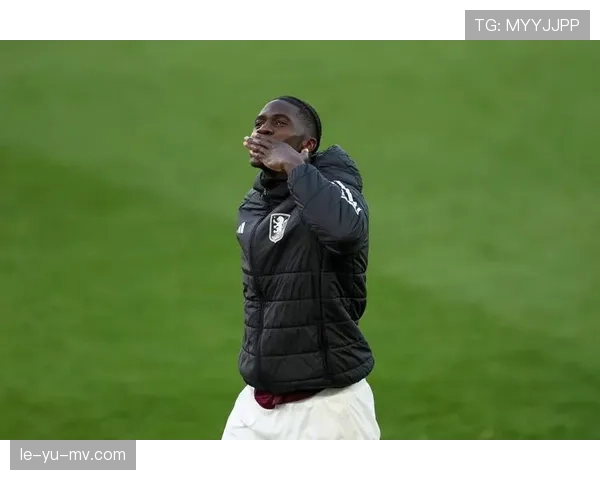 英超争冠白热化，豪门状态回升，黑马异军突起引瞩目