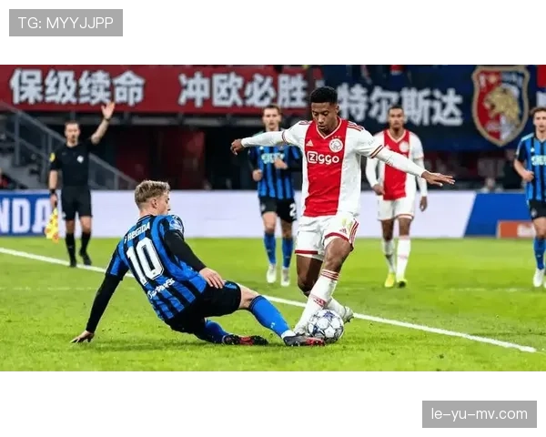 乌德勒支中路渗透战术奏效，助球队斩获关键胜利