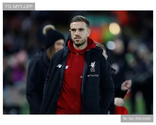 亨德森中场价值凸显：转会市场波动如何重塑球队战略布局